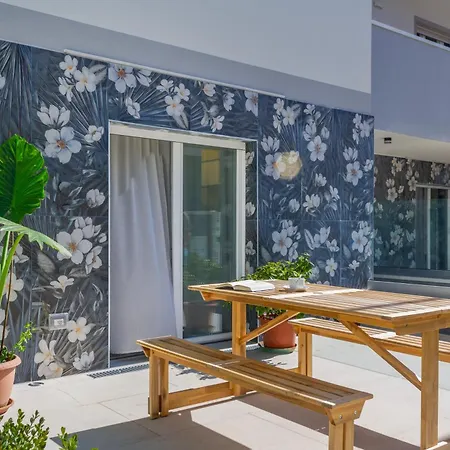 Inaugurazione 2024 - Villa Pratu Apartments A 100 Metri Dal Mare Riccione Exterior photo